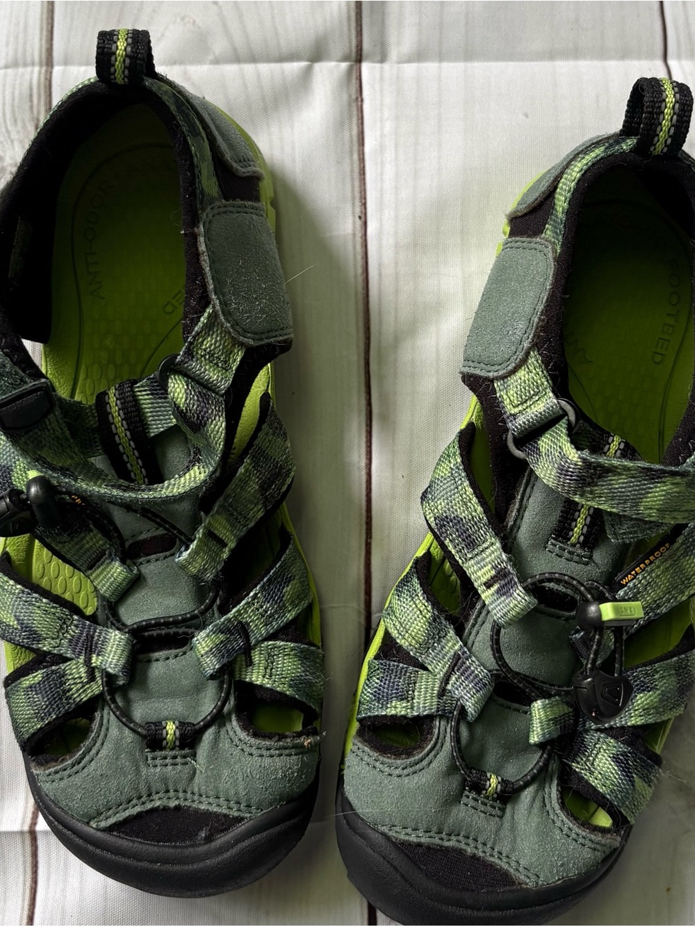 Keen Newport Camo Waterproof Sandal. Size 4